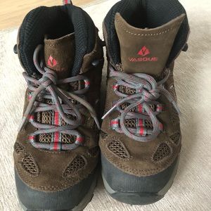 Kids hiking boots